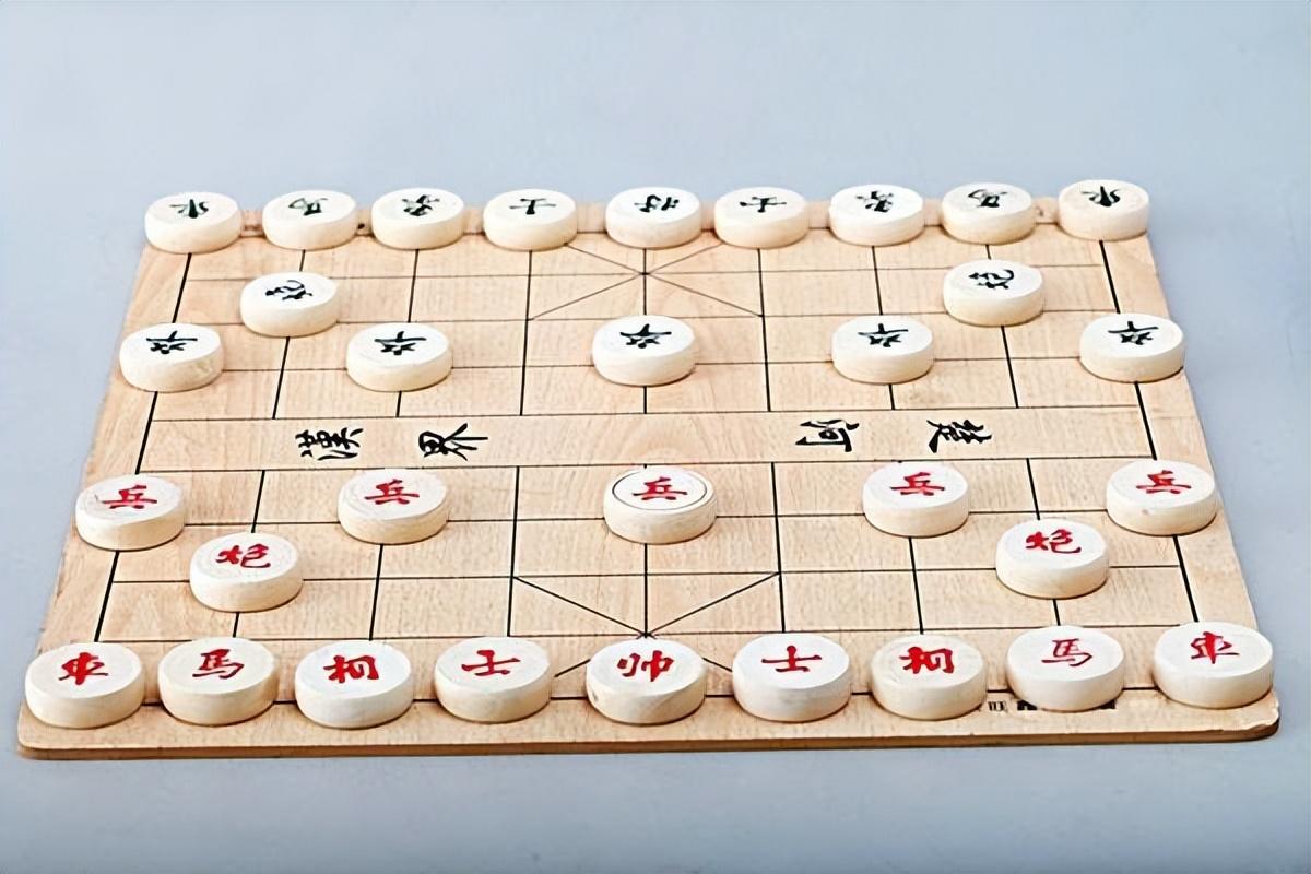 象棋是谁发明的(相传中国象棋是韩信发明的)