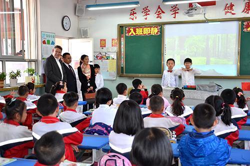 内蒙古农业大学附属中学（内蒙古农大附小一年级开始招生啦）