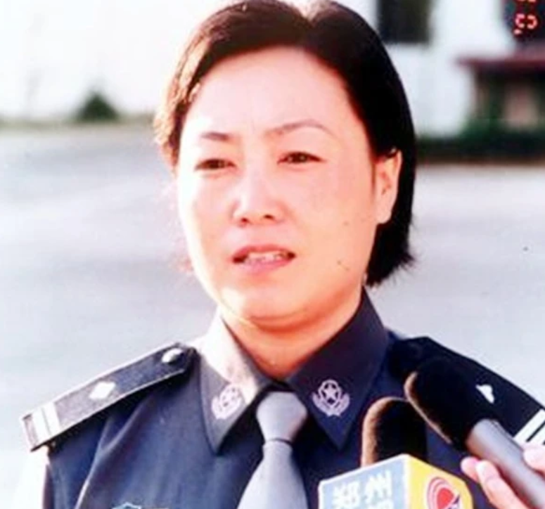 任长霞死亡真相(2004年任长霞因公殉职，近20万人眼含热泪送行，解密其死亡真相)