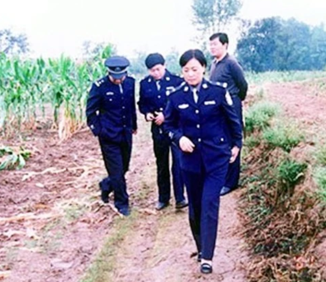 任长霞死亡真相(2004年任长霞因公殉职，近20万人眼含热泪送行，解密其死亡真相)