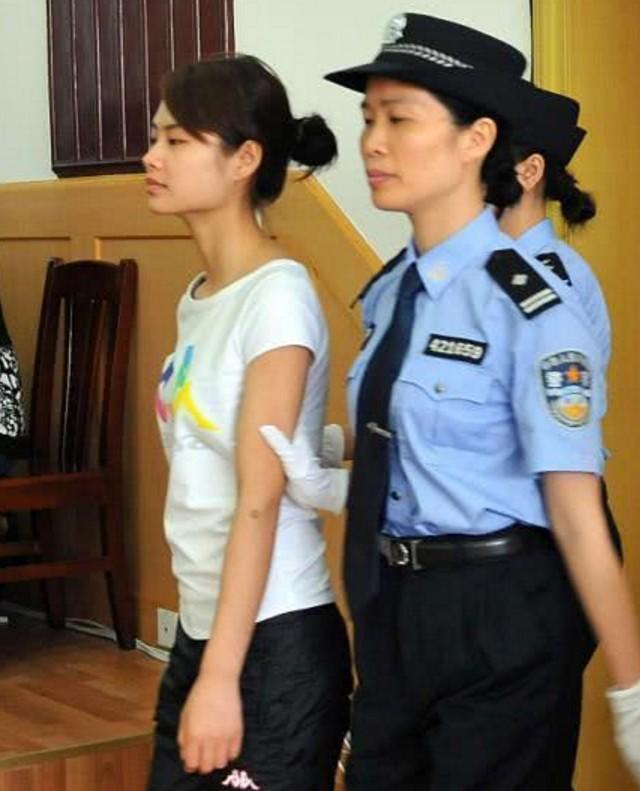 邓玉娇案(2009年，宾馆女服务员邓玉娇因不堪骚扰刺死镇主任)