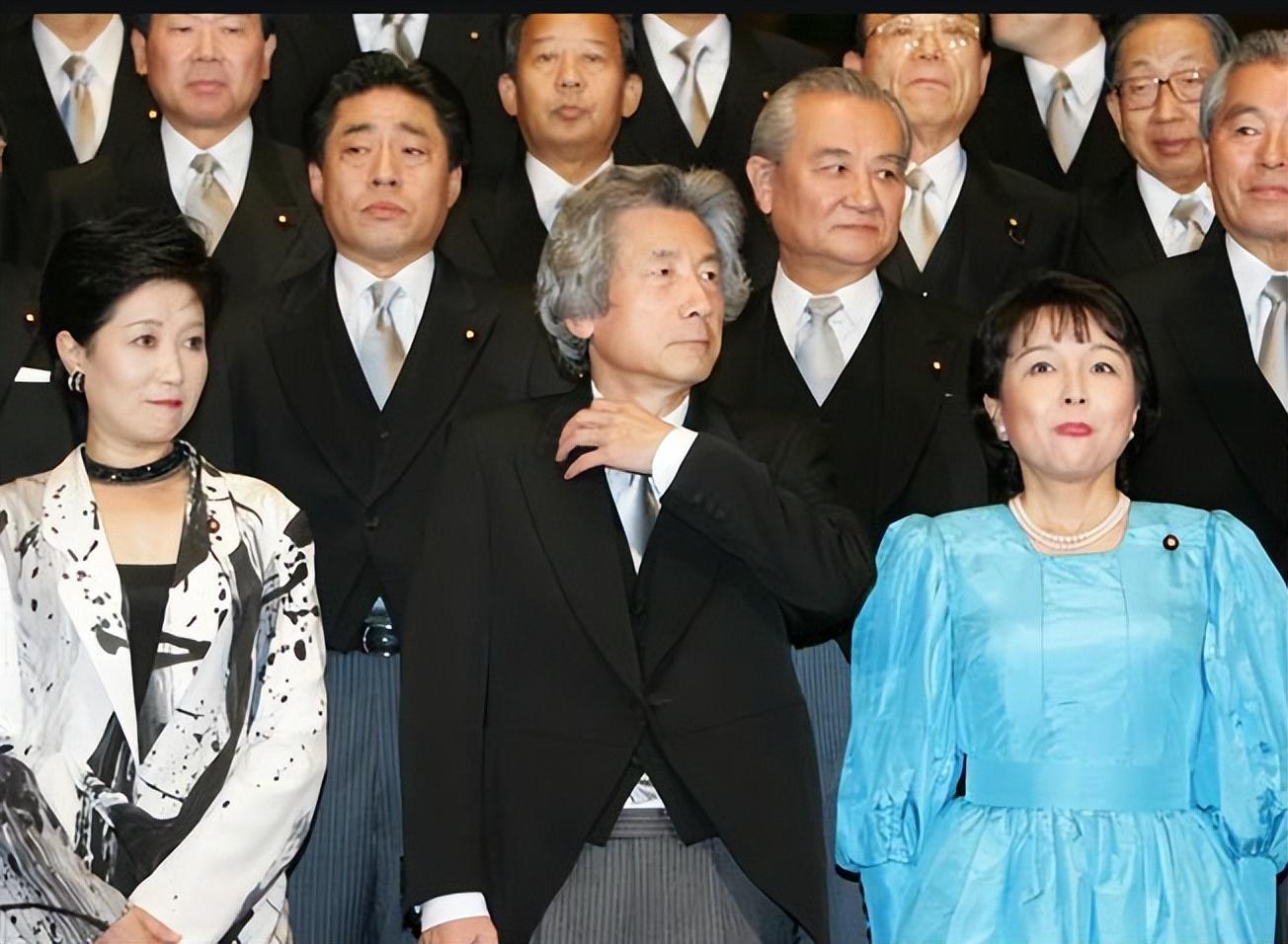 小池百合子(日本政坛美女小池百合子，为小泉纯一郎殉情)