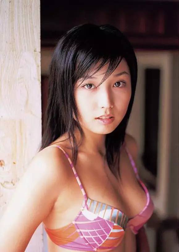 神田美穗(那些年，假面骑士剧场版里耀眼的美女)