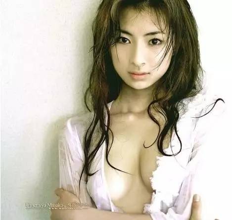 神田美穗(那些年，假面骑士剧场版里耀眼的美女)