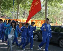 长春中学生校服(长春15所中学校服大PK 看谁是你心中的长春最美中学校服！)