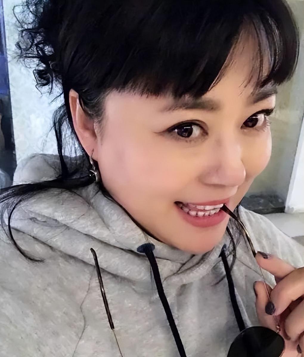 李菁菁张金华离婚(李菁菁与张金华离婚9年：她两次再婚失败又患癌症，他单身想女儿)