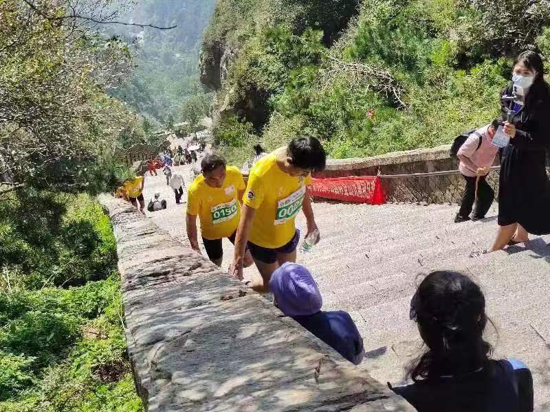 登山节(第三十六届泰山国际登山节在山东泰安拉开帷幕)