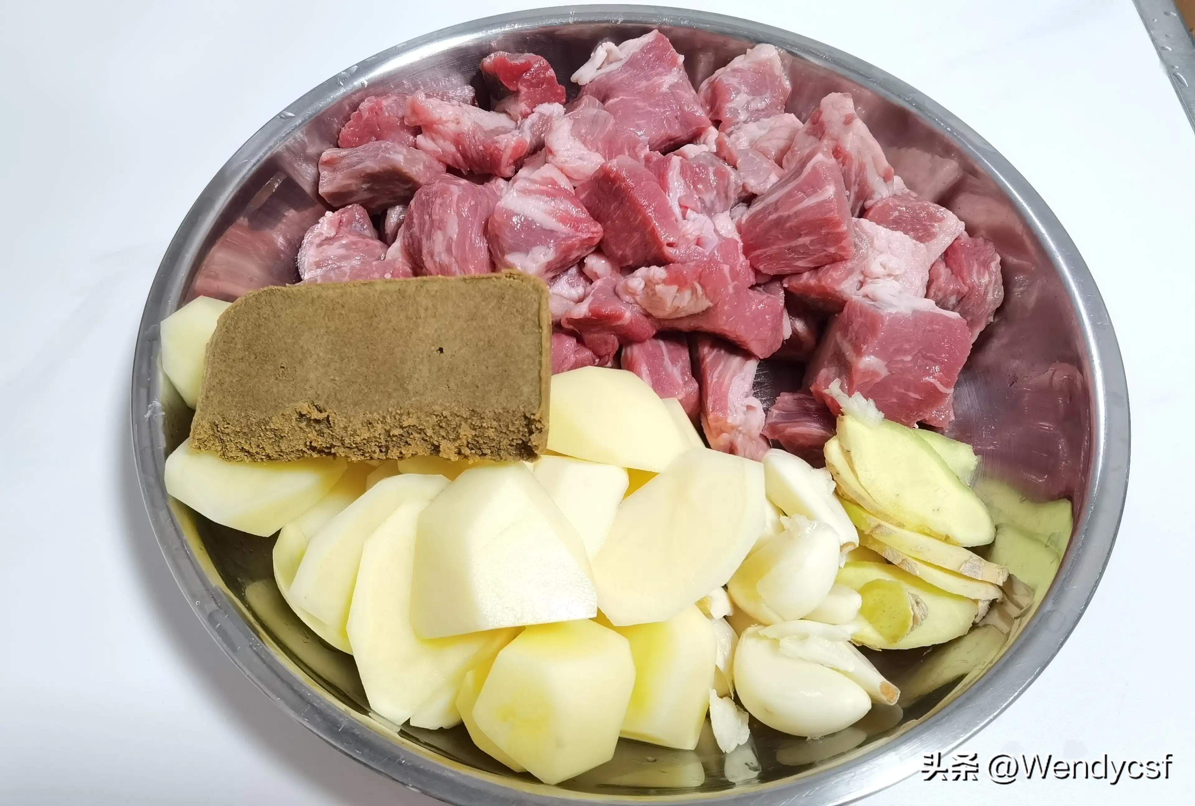 鳄鱼肉止咳(海底椰鳄鱼肉煲龙骨，补血壮骨，润肺止咳)