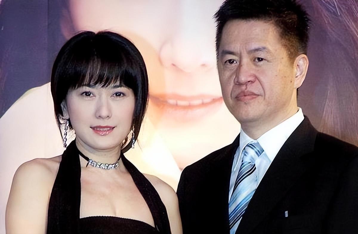 戈伟如儿子(“家有仙妻”戈伟如：两次嫁豪门，58岁独自养儿子也幸福)