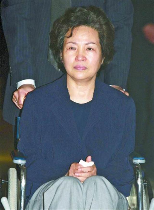 卢武铉女儿(韩国前总统卢武铉跳崖身亡后，儿子赴中国发展，女儿获刑)